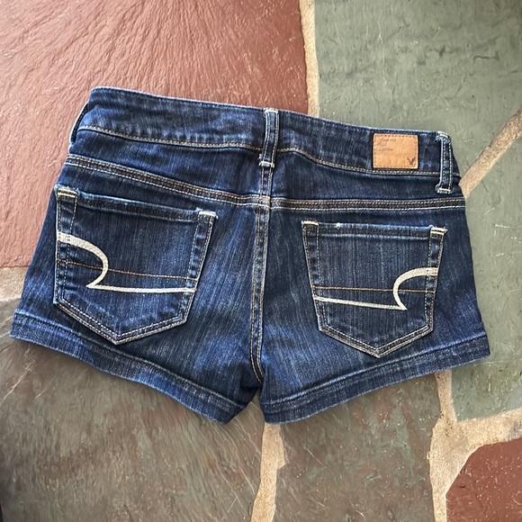 American Eagle dark blue stretch jean shorts size 2 - Picture 3 of 5